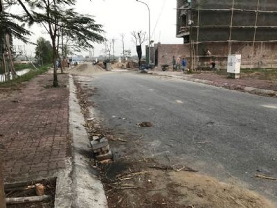Chính chủ cần bán lô đất quy hoạch tại cửa trạm y tế xã Trung Nghĩa; Diện tích 105m2 (5*21)