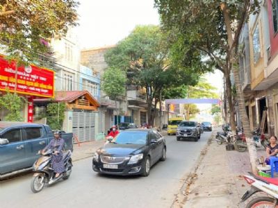 Bán nhà Lý Công Uẩn Nhà cấp 4 1 phòng khách rộng , 2 phòng ngủ , 1 bếp , 1 nhà vệ sinh