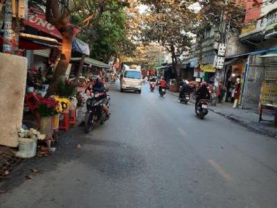 Bán đất tặng nhà .mặt chợ mỹ trọng .nhà đang cho thuê kd tốt .mặt 4,5m .s 73m .giá 1ty850