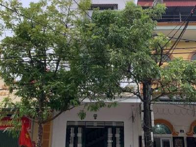 cần bán căn nhà 3 tầng chính chủ tại số 9 hoàng diệu Ninh Bình diện tích 5 x 11,7m  hướng đông bắc