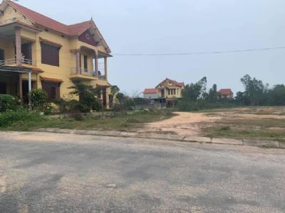 Lộc ninh ngay khu tái định cư Dt 12*21 Full đất ở Đường 10m Giá quá rẻ Call em ngay ạ: 0942814938