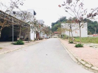 Gia đình không có nhu cầu sử dụng nên cần bán lô đất đẹp trên khu đô thị Sunrise, vị trí gần Bể bơi
