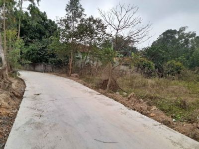Chính chủ,bán 200m2.mặt tiền 5×40m Tây Nam Vị trí:Đồng Vang Kim Long,Cách mặt đường 36 vào 50m