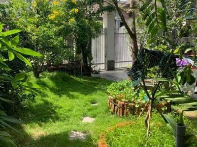 Bán Nhà Chính chủ ngang 10m x dài 25m > full thổ cư 100% Có 2 phòng, 2 tolet, bếp, phòng thờ