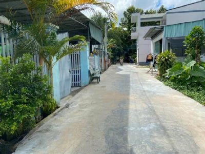 Bán Đất đẹp 100% thổ cư hẻm 5 Trần Văn Trà, cách Ngã tư Bình Minh 600m Đất bằng phẳng