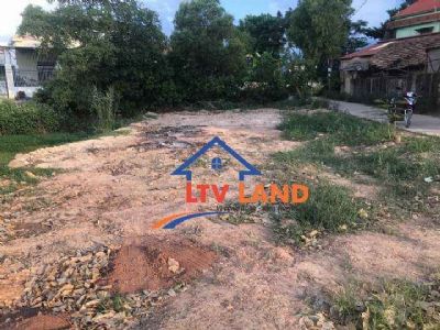 Bán đất 3 mặt tiền đường Quang Trung nối dài ,sát bên nhà hàng Quê hương .Đối diện Quân Đội NDVN
