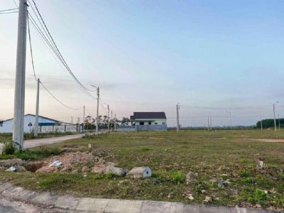 Chính chủ cần tiền bán gấp lô đất tại Khu phô 8. P5. Thành phố Đông Hà. Đường qh 10m ô tô 2 làn