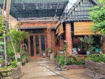 Bán nhà mới xây đang ở trên đường 30/4 giá nhẹ nhàng Đầu hẻm quán ăn Ku Thịnh Giá 2,6 tỷ