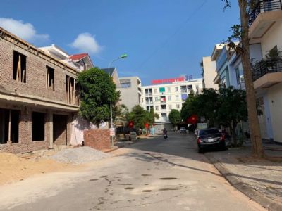 Cần bán lô đất MB 530 p. Đông vệ tp thanh hóa. Đối diện trung cư 3A. Hướng đông nam DT : 80m2
