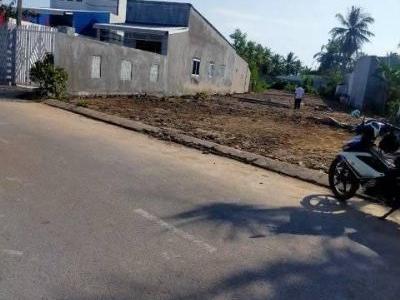cần bán 1 công đất mặt tiền đường nhựa ôtô xe tải bon bon.(Tổng dt 1.020m2). P5,Tp Trà Vinh