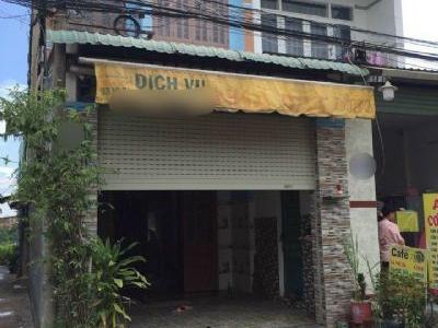 Bán nhà ngay chợ Bình Chánh. Dt 5x20 căn góc 2 mặt tiền giá 850 triệu. Lh chính chủ 0797334144