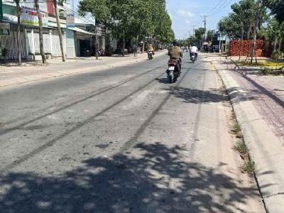 cần bán thửa đất đường Phạm Ngũ Lão vào hẻm 200m ( hẻm vườn dừa Thanh Tuấn ) ôtô tới đất Trà Vinh