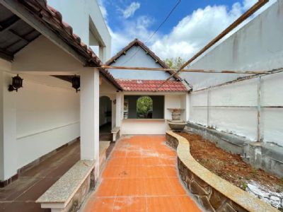 Bán nhà 2 mê 1 trệt mặt tiền Ngô Quyền BMT Diện tích 5m x 20m  Hướng Tây Bắc Thổ cư 100%