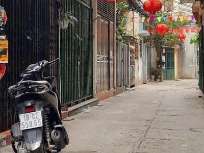 BÁN NHÀ CÓ DIỆN TÍCH 35M2 , 5 TẦNG , MẶT TIỀN 3.5M ngã 5 Cầu Giấy
