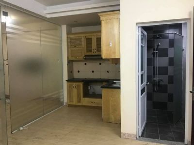 Cực hiếm, ngôi nhà xây dựng 5 tầng cực kì kiên cố trên mặt phố Nghi Tàm thuộc quận Tây Hồ.