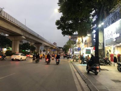 Siêu phẩm! Mặt phố Nguyễn Trãi, kinh doanh vô địch, 15 tỷ Gia đình cần bán gấp, giá quá rẻ