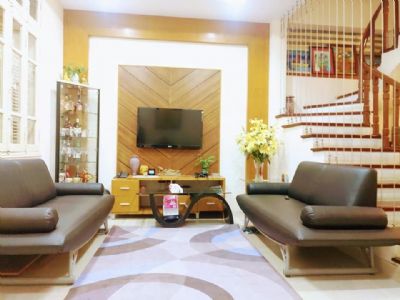 Bán nhà Lô góc, kinh doanh, gara oto 7 chỗ, 2 mặt thoáng. NGUYỄN CHÍ THANH - ĐỐNG ĐA.