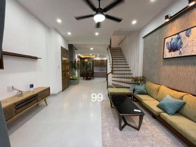 KHÁCH HÀNG PHÁT CUỒNG, bán nhà phố Tôn Đức Thắng, Đống Đa, kinh doanh, 45m2x4t, 4 tỷ 5