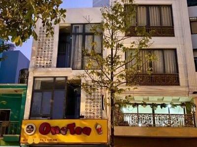 Bán nhà mặt tiền hoàng sa. Quận 3. view sông đoạn đẹp nhất. 3 lầu. Giá 11,8 Tỷ Diện tích:4,5mx9m