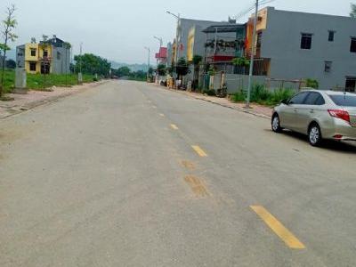 Cần tiền mở rộng kinh doanh nên em vẫn bán bán các lô bên phặc tràng, dương quang, TP bắc kạn