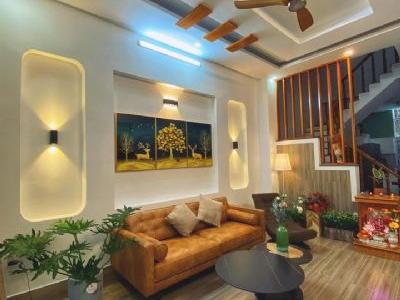 BÁN GẤP NHÀ ĐẸP CHÙA BỘC - NỘI THẤT ĐẲNG CẤP Ở LUÔN - KINH D - 50M2X4T - 4 TỶ 8