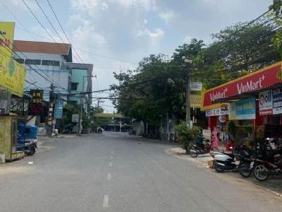 Bán mặt tiền kinh doanh KP11 Tân Phong cách đường Đồng Khởi 50m Diện tích 6,2x38 Sổ hồng riêng