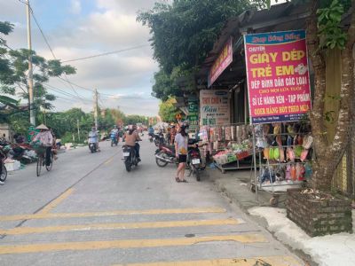 Bán Lô Đất ngay cạnh THPT Thanh Liêm A DT 100m2 giá hơn 7tr/m2. Khu phố xung quanh xầm uất