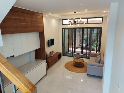 Bán nhà 4 tầng, gia quất tổ 6 P. Thượng Thanh Long Biên HN 3 phòng ngủ, 1 phòng khách hướng Nam