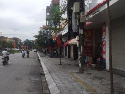 Gia đình cần bán gấp trong tuần nhà mặt phố kinh doanh Đinh Tiên Hoàng trung tâm TP Ninh Bình