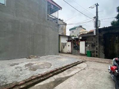Chính chủ cần bán nhỉnh 999 triệu/54m2 ô tô vào nhà. Lô góc Lệ Chi, Gia Lâm, Hà Nội ô tô vào đất