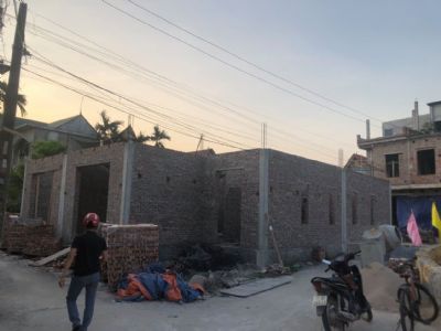cần bán căn nhà 2 tầng mái thái đang hoàn thiện xây rất chắc chắn Thuộc tổ 7 phường lê hồng phong