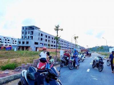 ĐẤT NỀN TRUNG TÂM THÀNH PHỐ QUẢNG NGÃI VIEW SÔNG, ĐỐI DIÊN TRƯỜNG HỌC