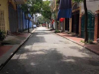Chào bán nhà 3 tầng phố Hàn Thuyên Phường Nam Bình hướng Đông Bắc, gồm 1 phòng khách ,4 pn, 2vs