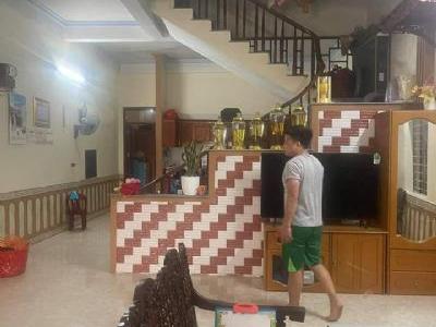 Chính chủ cần bán ngôi nhà tại tổ 6 p. Lê Hồng phong, phủ lý hướng nam, diện tích 96m, mặt 5.8m