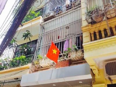 BÁN NHÀ NGÕ THÔNG KINH DOANH, Ô TÔ, GẦN HỒ Bán gấp nhà Tây Sơn Đống Đa DT44m2, 4 tầng, MT3.2 m