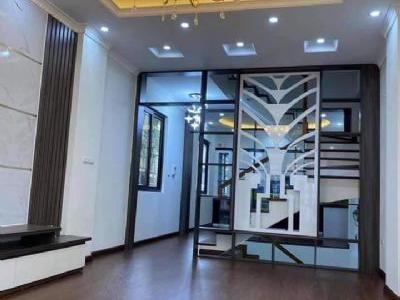 BÁN NHÀ MỚI HOÀNG NHƯ TIẾP LONG BIÊN Diện tích 50m2-mt:7m -5 tầng Nhà mới vừa hoàn thiện xong