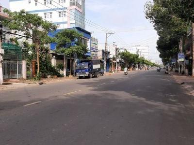 BÁN NHÀ MẶT TIỀN LÊ VĂN PHẨM Với vị trí trọng điểm nằm ở phường 5, TP Mỹ Tho