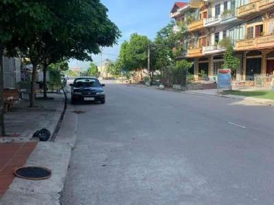 Cần bán đất cho người làm nhà trong TP BG khu cống ngóc 4,5x18,5m Đường rộng vìa hè tốt
