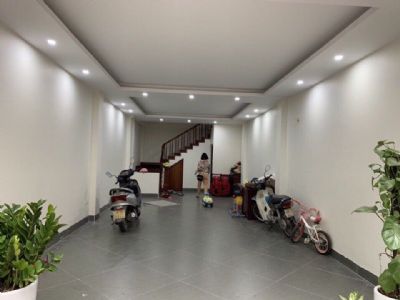 Cần bán nhà Trung Kính, Cầu Giấy. Nhà 2 mặt thoáng, ngõ thông, đường rộng Ô tô tránh nhau thoải mái