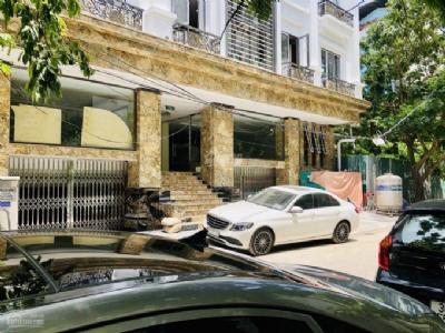 Chính chủ cần cho thuê mặt bằng kinh doanh khu vực Cầu Giấy, MT 15m, DT 230m2.