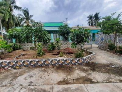 Cần bán gấp đất và nhà Vị trí: ấp Chợ Trung An Mỹ Tho TG Dt 12,59 x 49,76 tổng dt 630,9m2