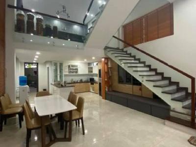gia đình cần bán căn nhà cực đẹp mặt đường lớn đường Phố Hương, p. Trung Thành Thái Nguyên