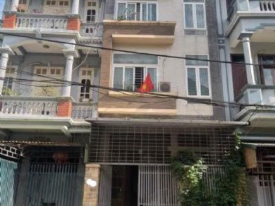 Cần bán gấp Nhà đẹp tại P. Liên Bảo Nhà 3 tầng, 4 phòng ngủ, 1 phòng khách, bếp, gara ô tô