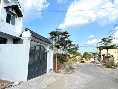 BÁN GẤP NHÀ RẤT ĐẸP, TẠI KHU VƯỢT LŨ PHƯỜNG 8, TP. VĨNH LONG MẶT TIỀN ĐƯỜNG NHỰA 6M, VĨA  HÈ 0.5M