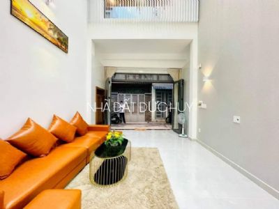 Bán nhà sau căn mặt tiền p11 Gò Vấp DT Khủng 4 x 13m đúc 1 lững 3 lầu sân thượng trước sau