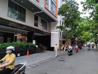 NHÀ MẶT PHỐ QUẬN TRUNG TÂM BA ĐÌNH, VỈA HÈ KINH DOANH TÔT
