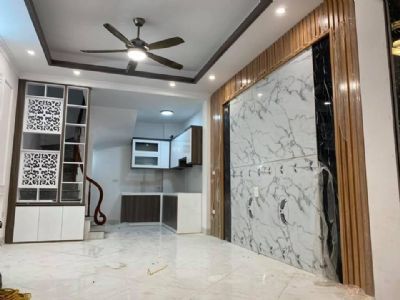 Gia đình tôi cần bán gấp căn nhà 5 tầng mới xây cạnh chợ Mun, Hậu Dưỡng, Kim Chung, Đông Anh