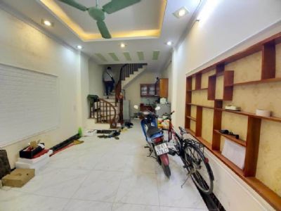 Bán nhà Đẹp Hữu Lê Thanh Trì 4 Tầng 2.7 Tỷ Ô Tô đõ cửa  Tầng 01 Phòng khách