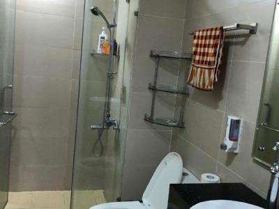 Chính chủ bán căn tầng 18 toà A Chung cư Golden West số 2 lê văn thiêm căn góc, DT 75,5m2