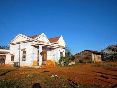 cần bán mảnh đất 4,1ha có sổ đỏ,85m mặt đường nhựa 400m2 thổ cư.nhà kiên cố 135 m2 Dak Lép NamNjang